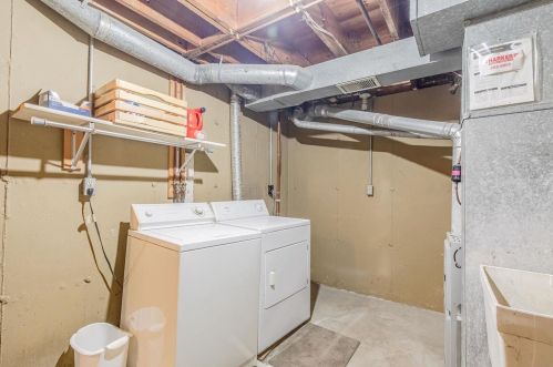 6858 Park Ridge Dr, Madison WI  53719-2220 exterior