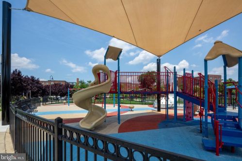 345 Oakdale Pl, Washington DC 20001-1719 exterior