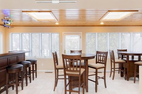 138 Sunset Dr, Pittsburgh PA 15228-2550 exterior