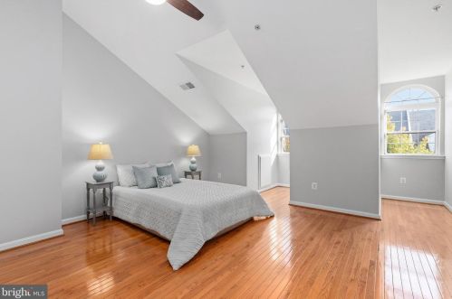 5124 Knapp Pl, Alexandria VA 22304-8637 exterior