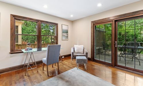 6665 Sioux Ave, Chicago IL 60646-2822 exterior