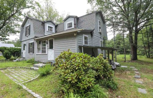 483 Clinton St, Concord, NH 03301-8408