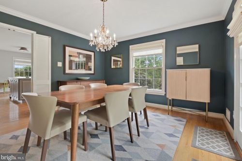 7701 Midday Ln, Alexandria VA 22306-2522 exterior