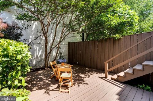 145 U St, Washington DC 20001-2338 exterior