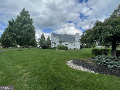 1706 Lafayette Dr, Jamison PA 18929-1643 exterior