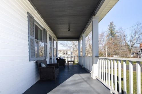 168 Montowese Ave, North Haven CT 06473-3806 exterior