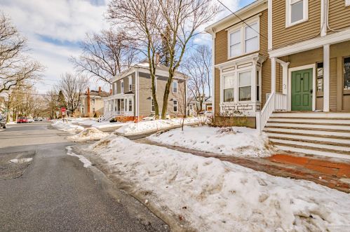 76 Fessenden St, Portland, ME 04103-4820