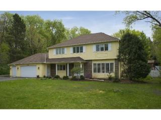 14701 Oakwood Rd, Hopkins MN  55345-2324 exterior