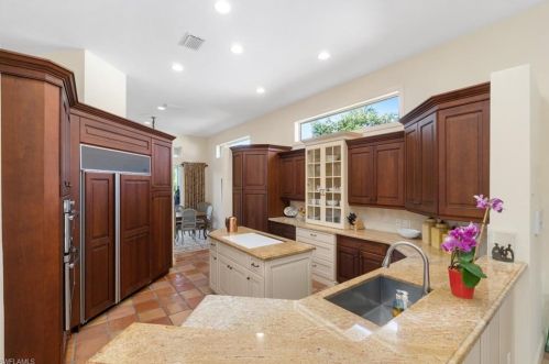 15238 Burnaby Dr, Naples FL 34110-7931 exterior