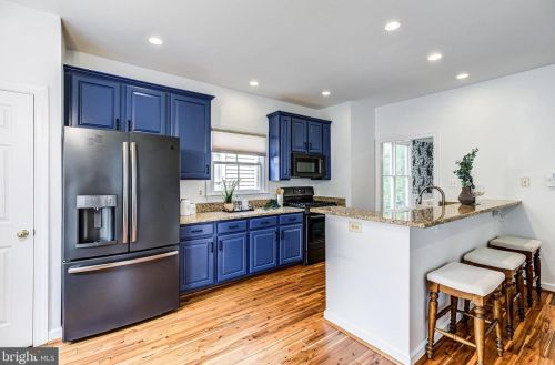 213 Creek Valley Ln, Rockville MD  20850-5603 exterior