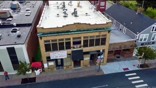 175 Center St, Wallingford CT  06492-4111 exterior