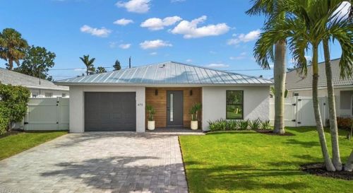 673 97 Ave, Naples FL 34108-2280 exterior