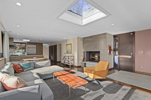 24 Elizabeth Pl, Armonk NY 10504-1428 exterior