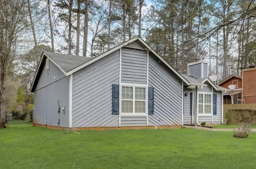 6310 Creekford Dr, Lithonia GA 30058-3948 exterior