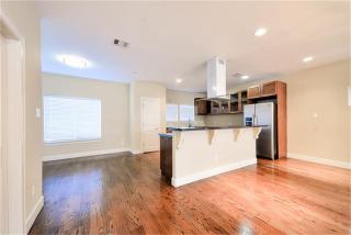 3037 Clinton Dr, Houston TX  77020-8405 exterior