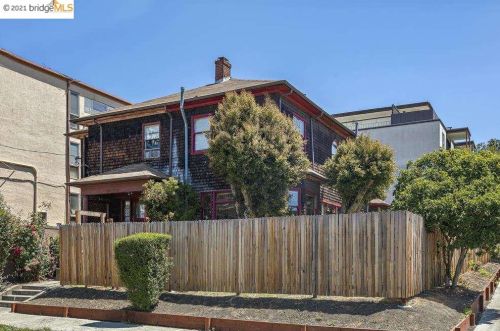 2545 Regent St, Berkeley, CA 94704-2915