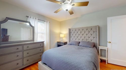 33 Linnmore Dr, Manchester CT  06040-3813 exterior