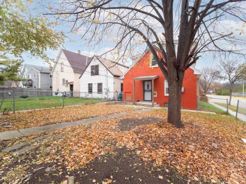 4703 35, Milwaukee WI 53209-5972 exterior