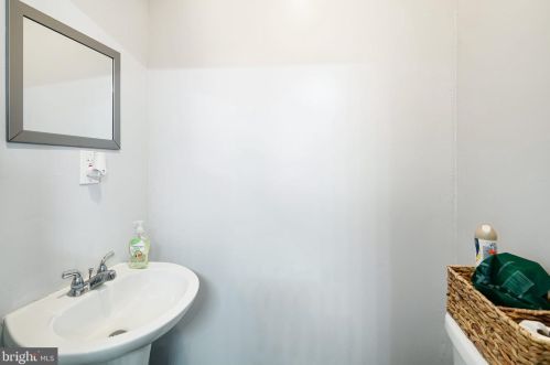 6535 Limekiln Pike, Philadelphia PA 19138-2023 exterior