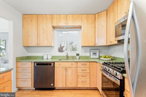 4228 Corcoran St, Alexandria VA 22309-1311 exterior