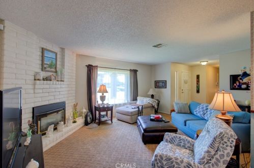 2925 Andre Ln, Turlock, CA 95382-1008