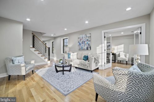 1505 Crestwood Dr, Alexandria VA  22302-2303 exterior