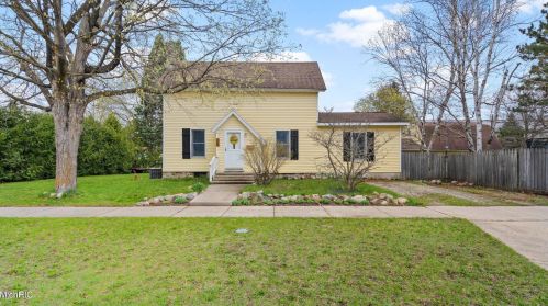 220 Pere Marquette St, Big Rapids, MI 49307-1026