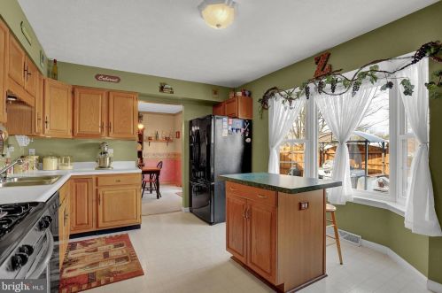 141 Pheasant Run Ln, Hanover PA 17331-9186 exterior