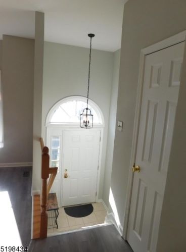 220 Terrace Lake Dr, Kinnelon NJ  07405-3250 exterior