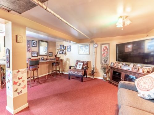 1627 Mcvicker Ave, Chicago IL 60630-1925 exterior