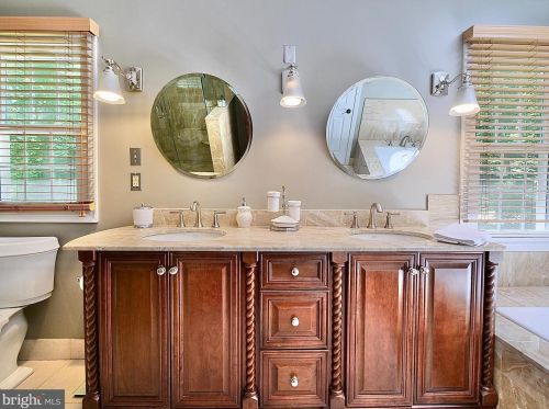 12 Michele Dr, Media PA 19063-1029 exterior