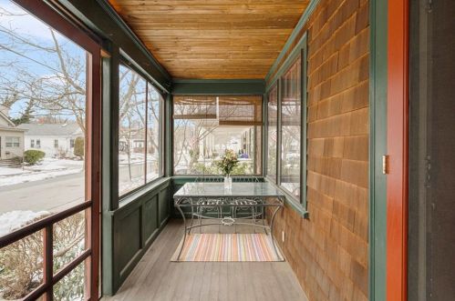 99 Ardmore Ave, Providence, RI 02908-2005