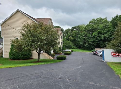 11 Church St, Sutton MA 01590-1003 exterior