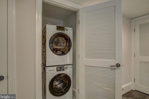 2440 Huidekoper Pl, Washington DC  20007-1826 exterior