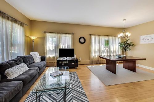 3436 Neenah Ave, Chicago IL 60638-1209 exterior