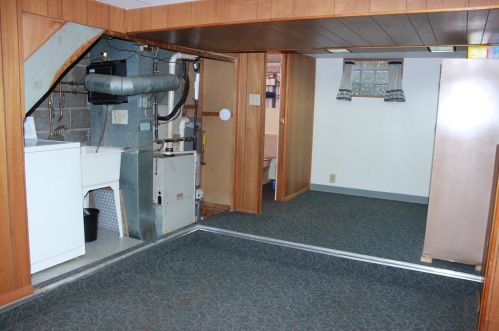 4936 Aspen St, Pittsburgh PA 15122-1235 exterior