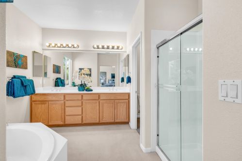 1059 Rolling Wood Way, Concord CA 94521-5420 exterior