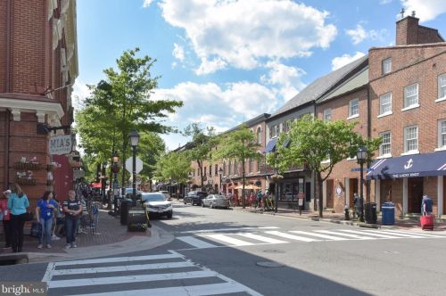 803 Cameron St, Alexandria VA  22314-2410 exterior