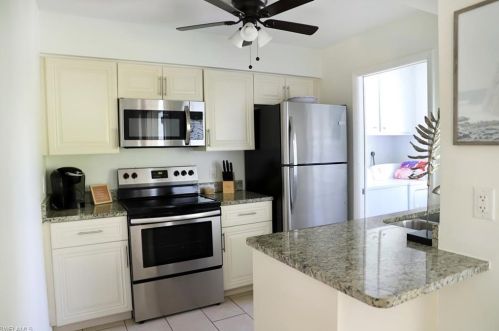 709 93 Ave, Naples FL 34108-2440 exterior