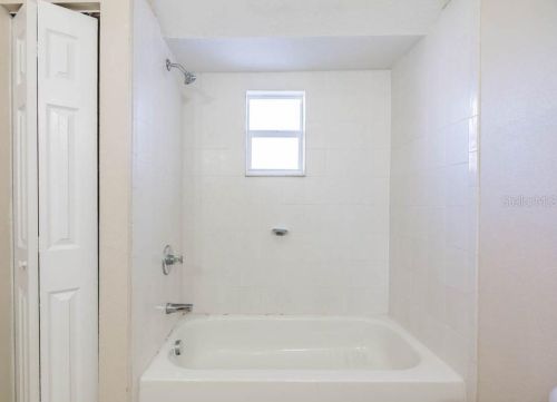 9509 Citrus Glen Pl, Tampa FL 33618-4018 exterior