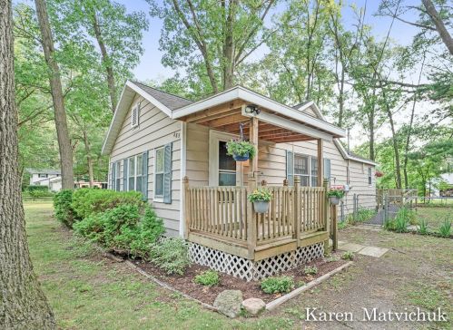 483 Densmore St, Meskegon, MI 49442-1512