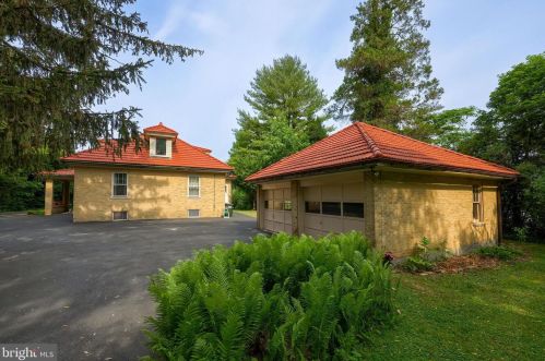 1937 Lititz Pike, Lancaster PA 17601-3337 exterior