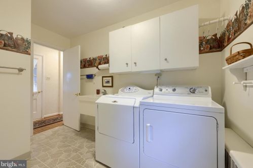 1926 Drexel Ave, Lancaster PA 17602-3302 exterior