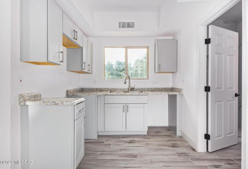 4121 Mars St, Tucson AZ 85741-1872 exterior