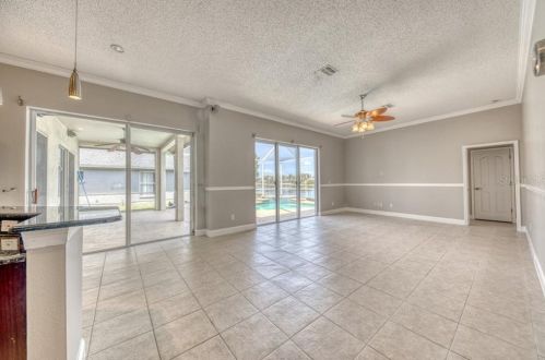 10041 Oasis Palm Dr, Tampa FL 33615-2779 exterior