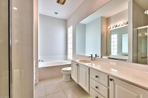 5283 Hawkesbury Way, Naples FL 34119-9582 exterior