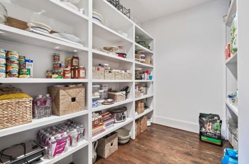 4064 Chippewa Pl, Atlanta GA 30319-1522 exterior