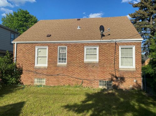 4887 65th St, Milwaukee, WI 53218-4027