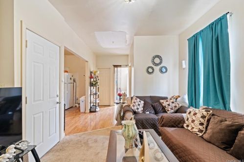 78 Clinton St, Poughkeepsie, NY 12601-4221