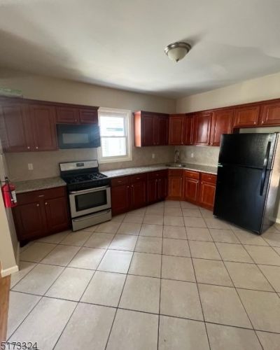 134 Scheerer Ave, Newark NJ  07112-2114 exterior